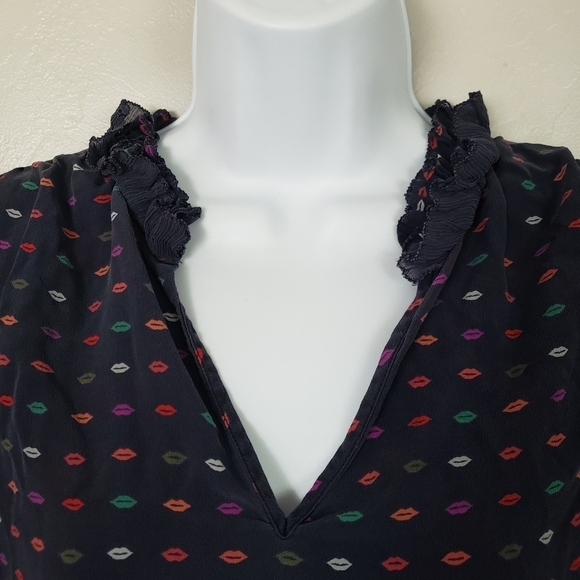 J.Crew 100% Silk Navy Blue Long Sleeve Blouse Colorful Lip Print Ruffle V-neck - Picture 3 of 7